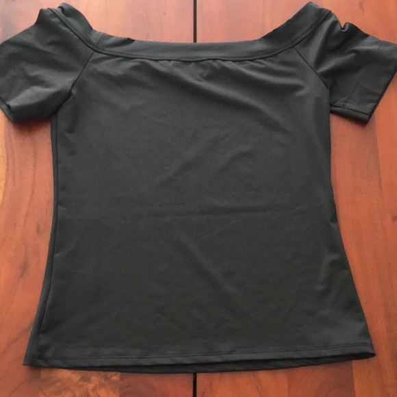 NWOT Tuckernuck black short sleeve off shoulder top M - Picture 7 of 12